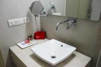 Oyo Premium Rajouri Garden Janta Market Nowe Delhi Zewnętrze zdjęcie